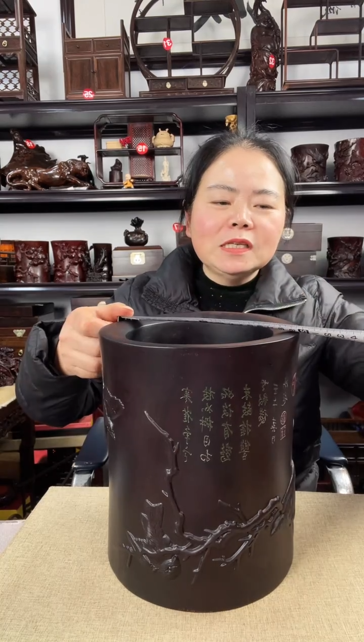 木老李红木工艺品大号寒雀笔筒