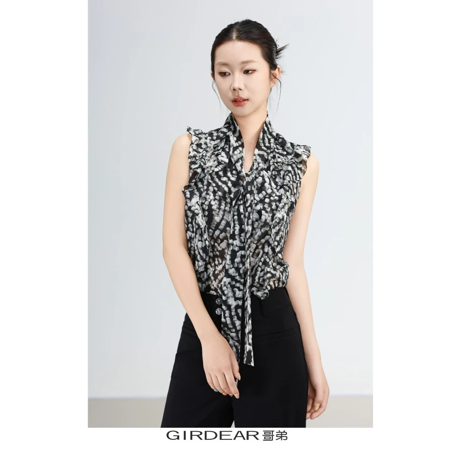 GIRDEAR/哥弟时尚舒适气质百搭复古荷叶飘带无袖印花衬衫130022