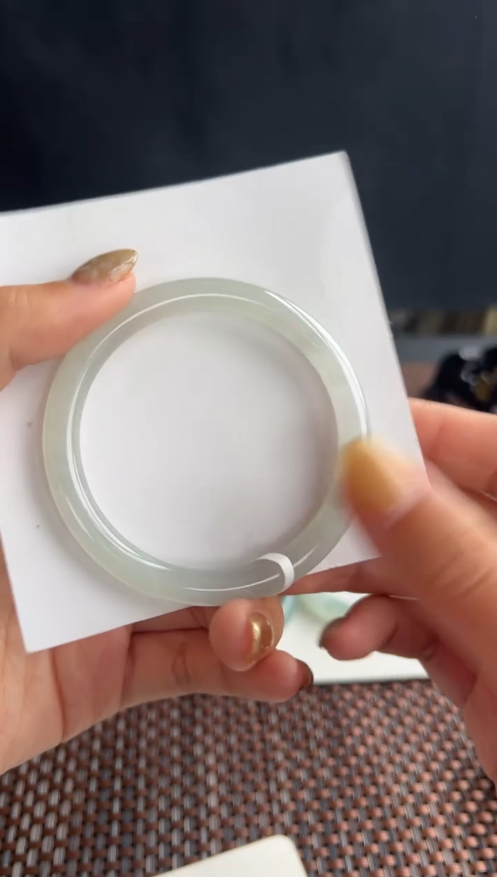 【闪购商品】翡翠手镯未镶嵌38号54.4*7*7.3