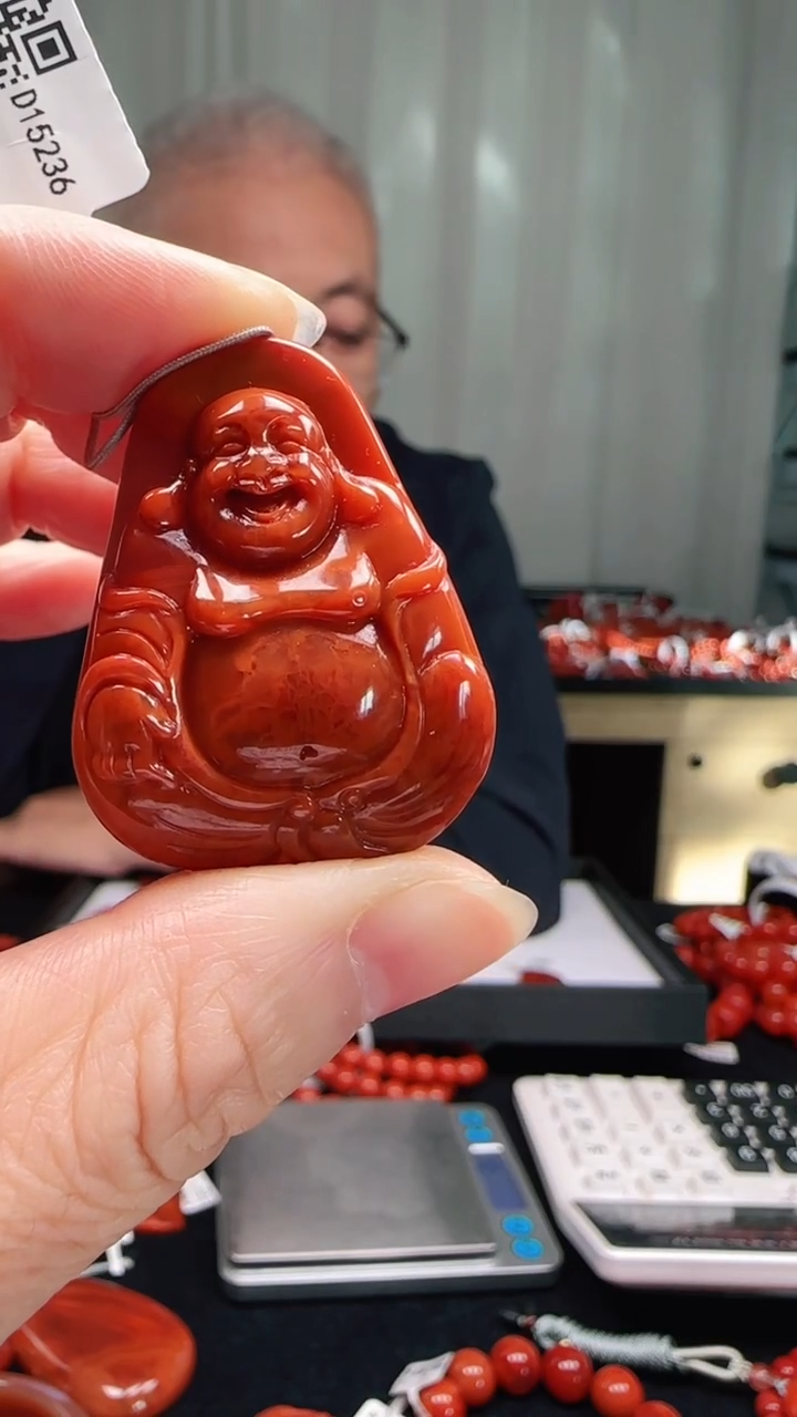 未镶嵌多样性发一件南红玛瑙原矿佛头吊坠