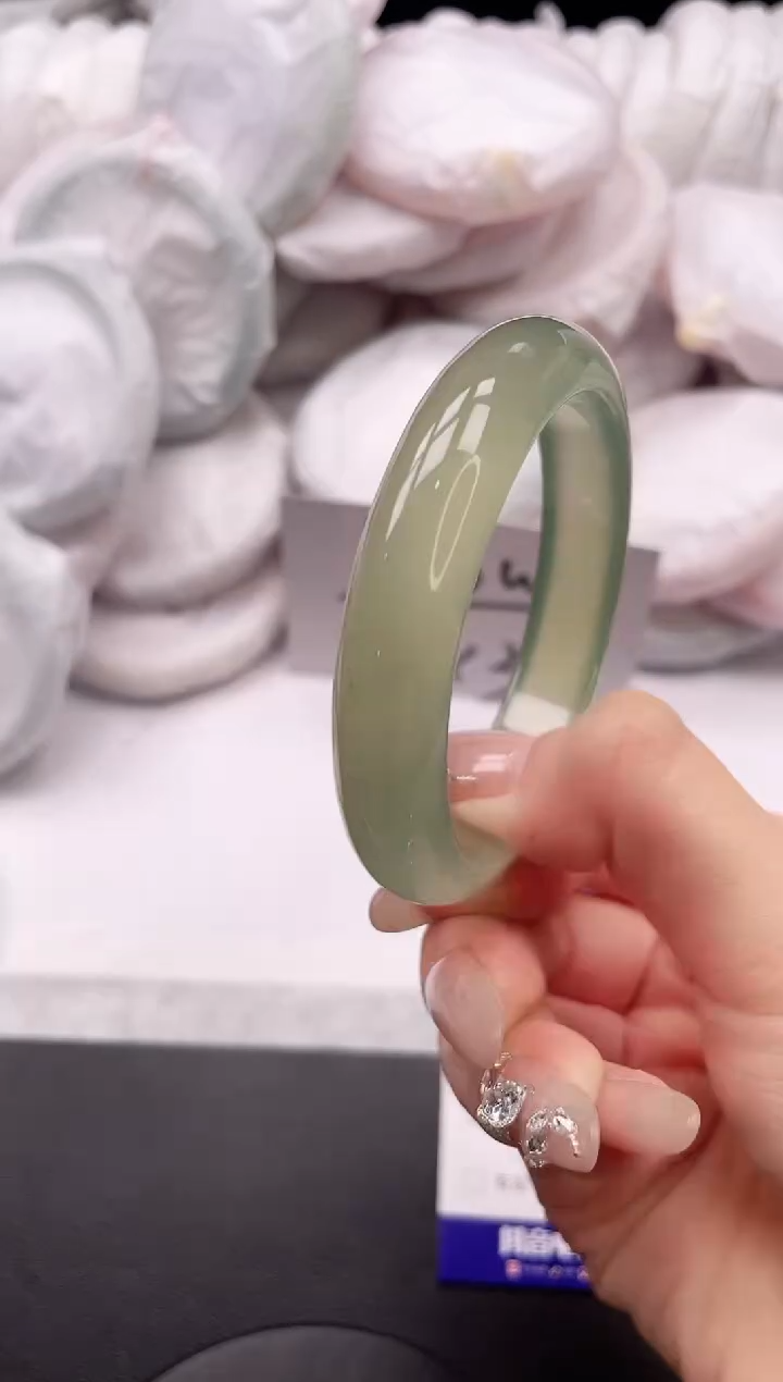 【闪购商品】石英质玉手镯未镶嵌9L352-54