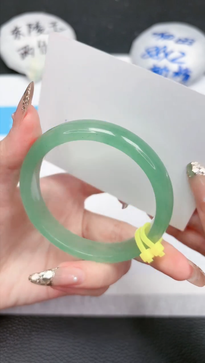 【闪购商品】石英质玉手镯未镶嵌10-57.1