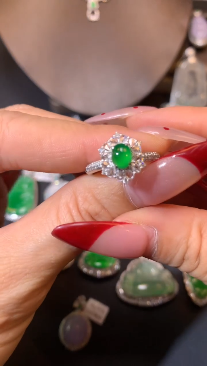 【闪购商品】翡翠吊坠(不含链)18K金镶嵌戒指