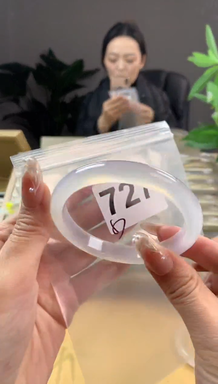 【闪购商品】玛瑙/玉髓手镯未镶嵌727