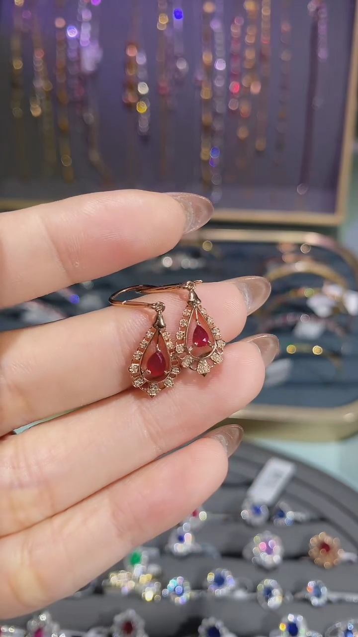 【闪购商品】红宝石耳饰18K金镶嵌吊坠