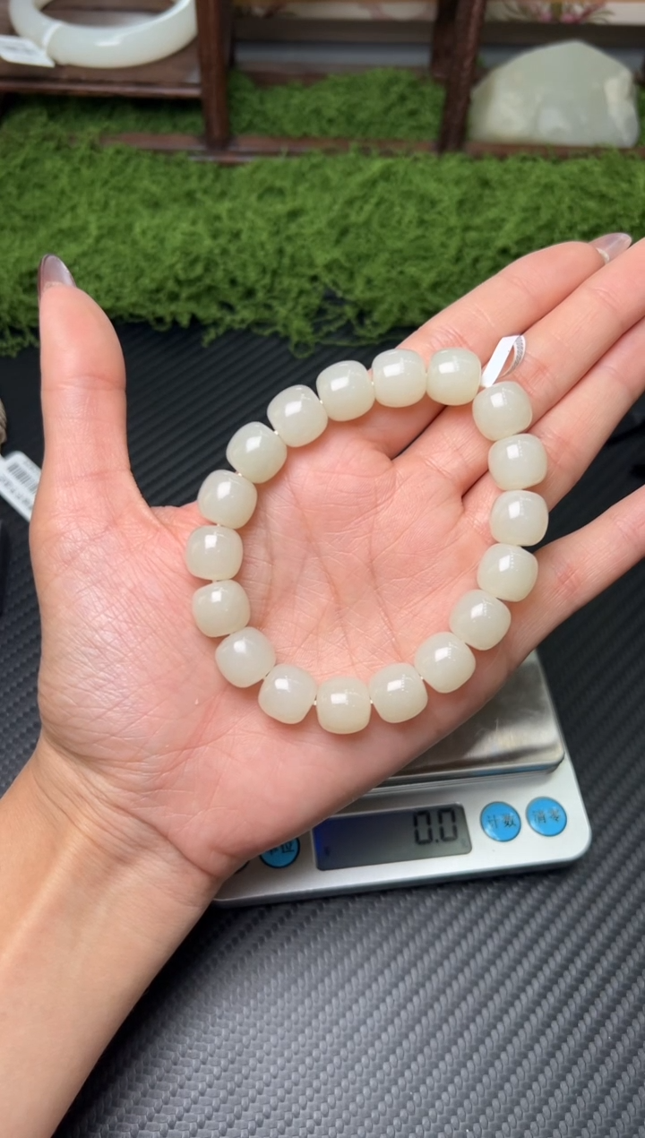 未镶嵌手串和田玉黑山微色差卡12