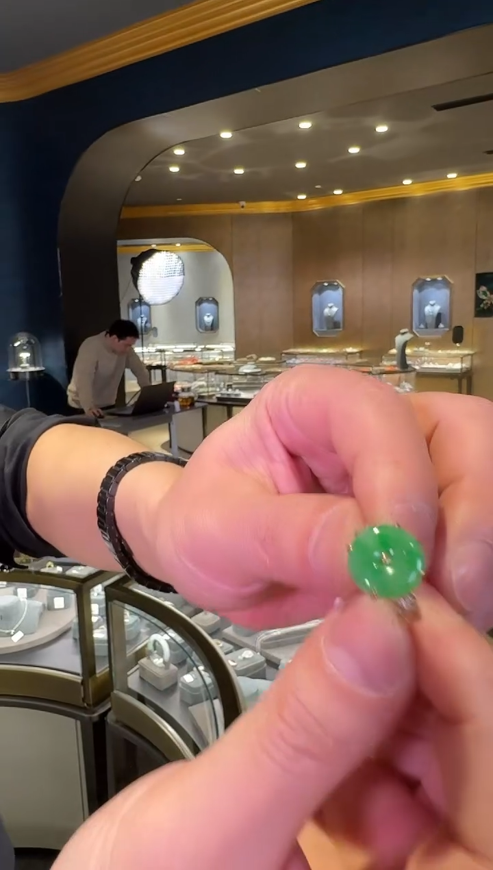 18K金镶嵌戒指翡翠4【