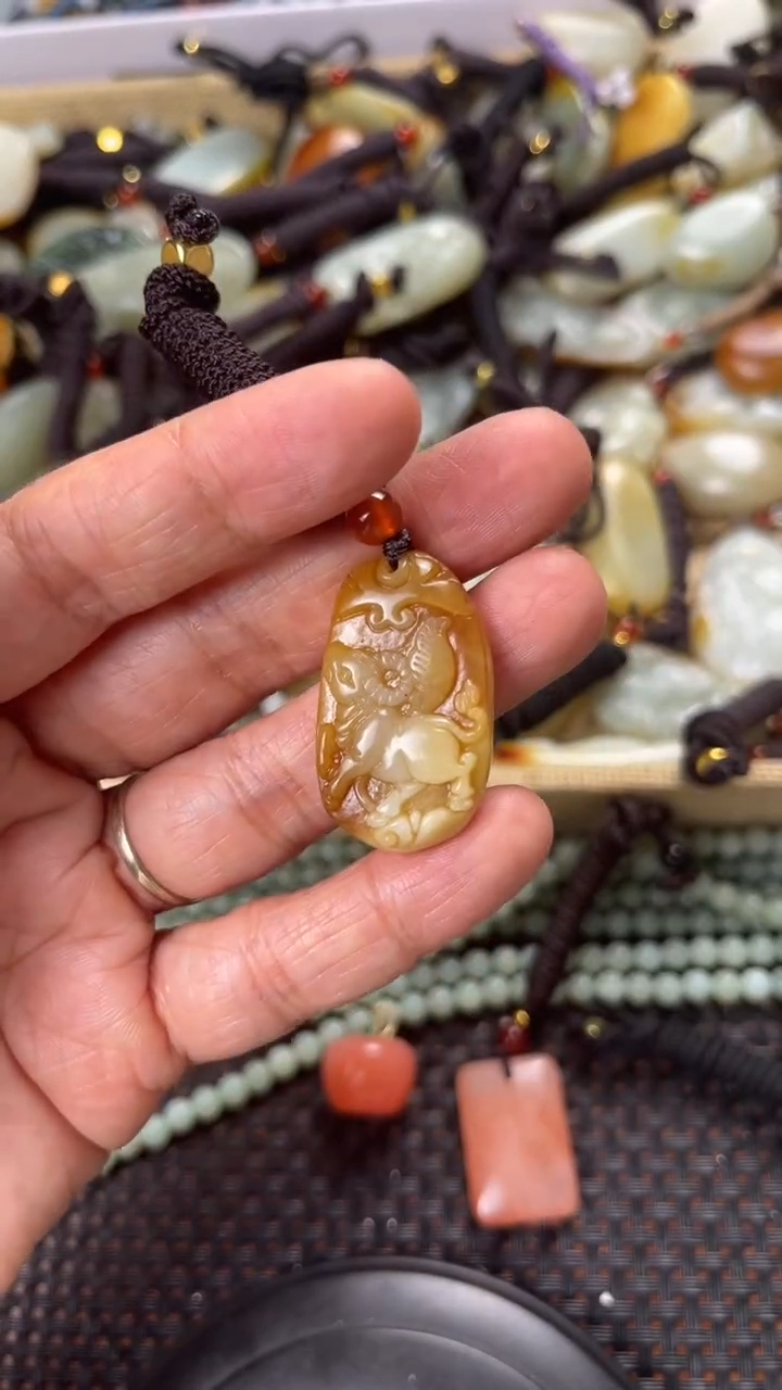 【闪购商品】和田玉颈饰未镶嵌多样性发货没有证书拍一发一有瑕