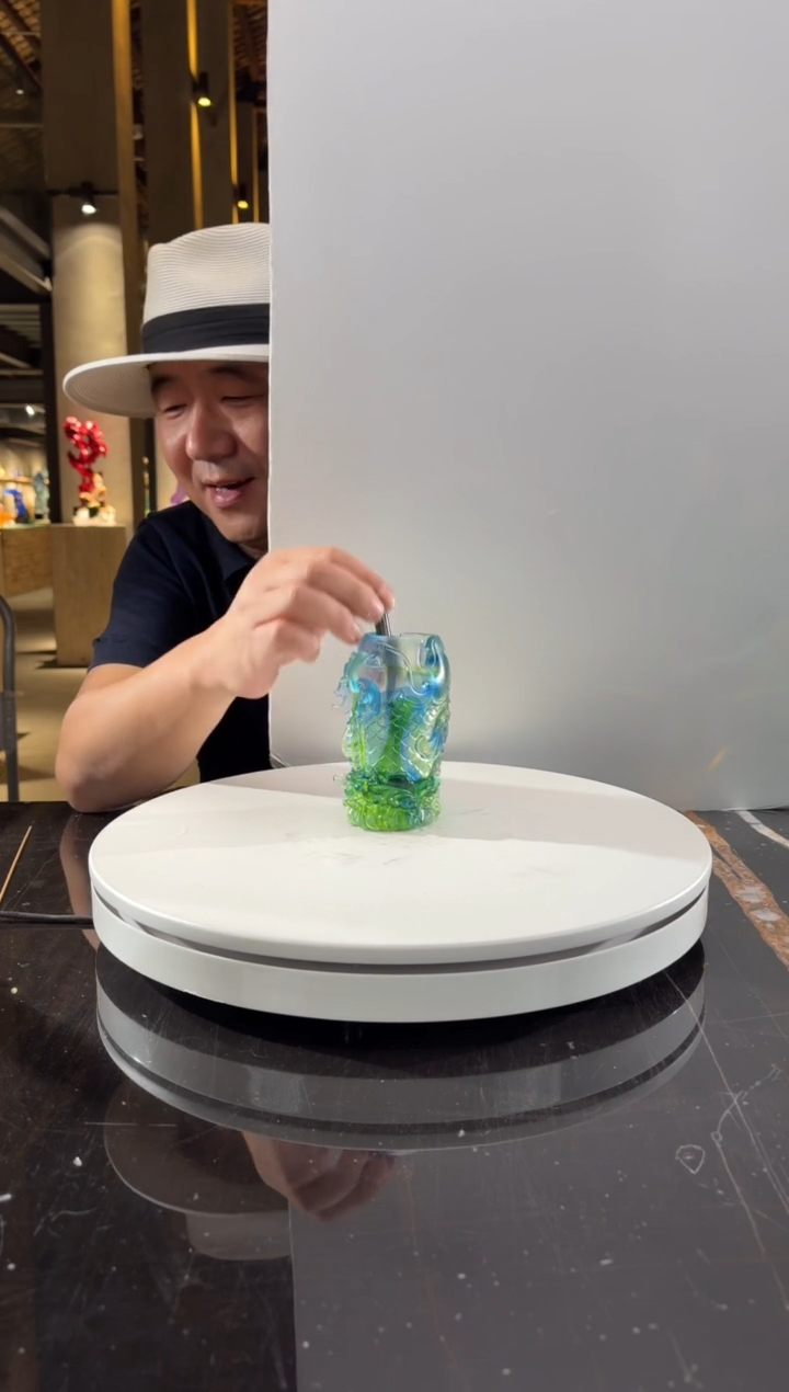 摆件鱼化龙艺术笔筒
