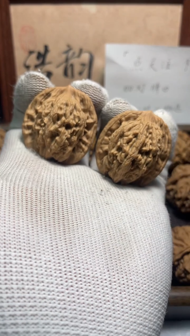 吊坠文玩核桃2号——麦穗虎头（卡39.2/38）