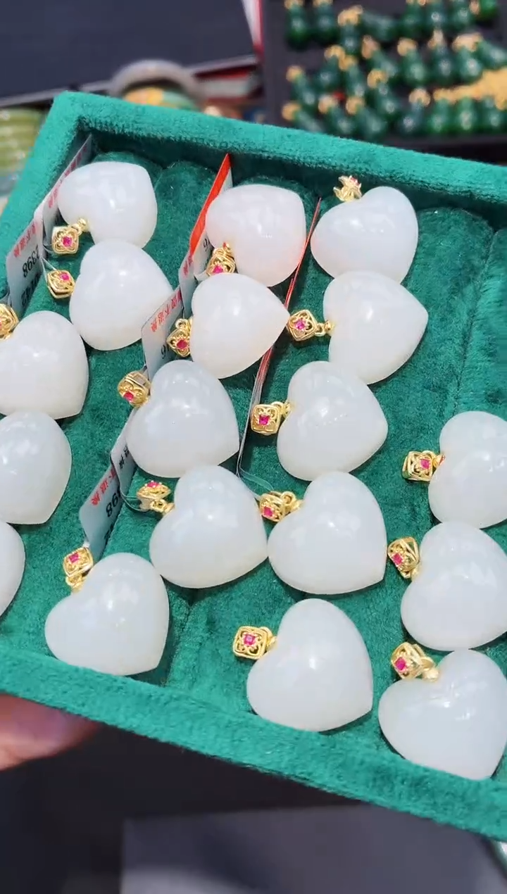 吊坠(赠链)银S925镶嵌和田玉多样性发一