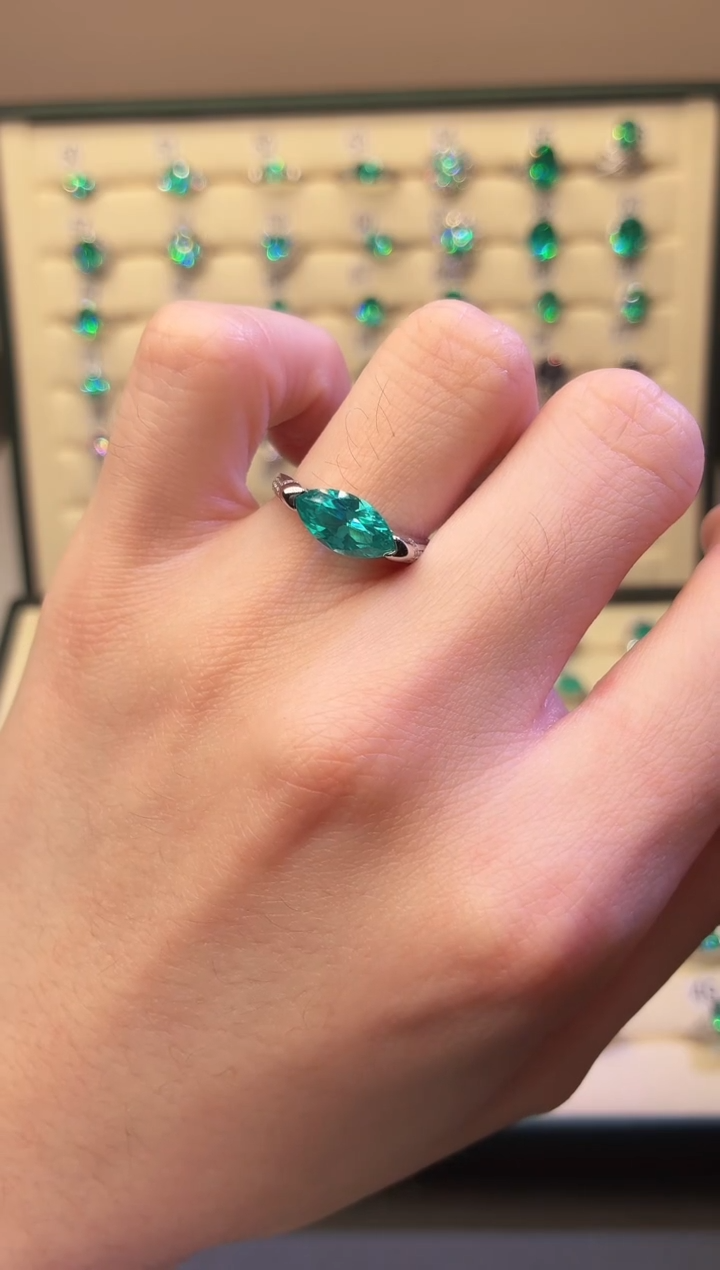 2碧玺（处理）无品牌 925银 轻奢女神款霓虹电光蓝系列