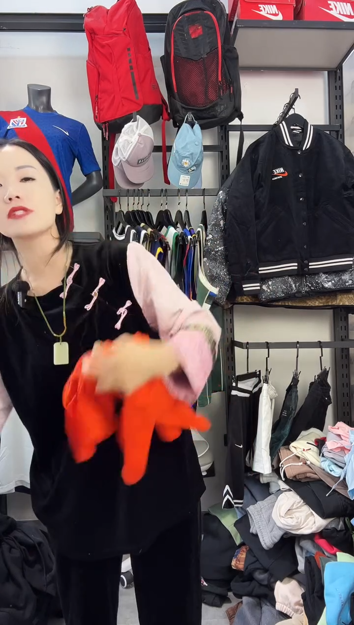 313闪购编码  阿迪运动卫衣裤以直播间过款为准 尺码120