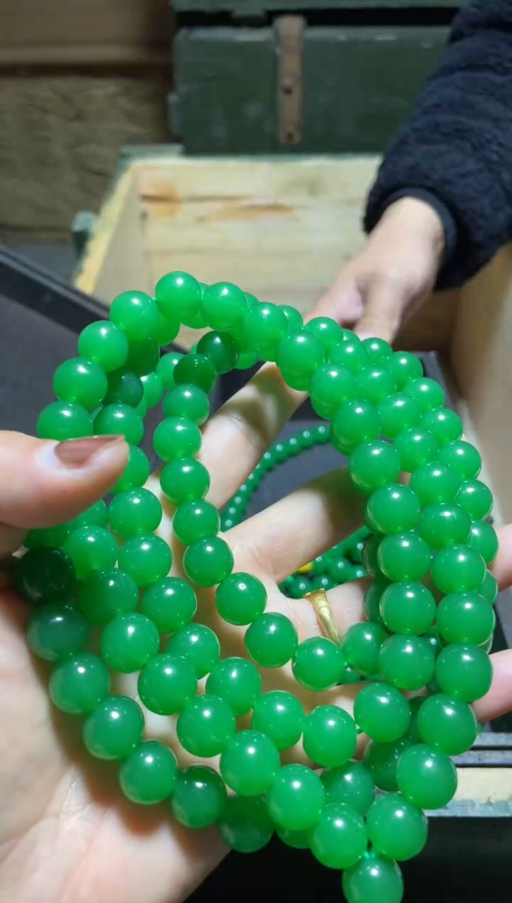 【闪购商品】绿项链1件卡1.2