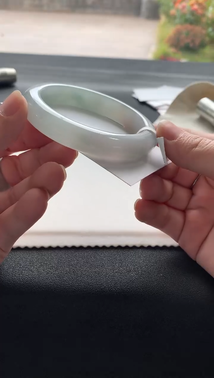 【闪购商品】翡翠手镯未镶嵌60正圈买断A7913