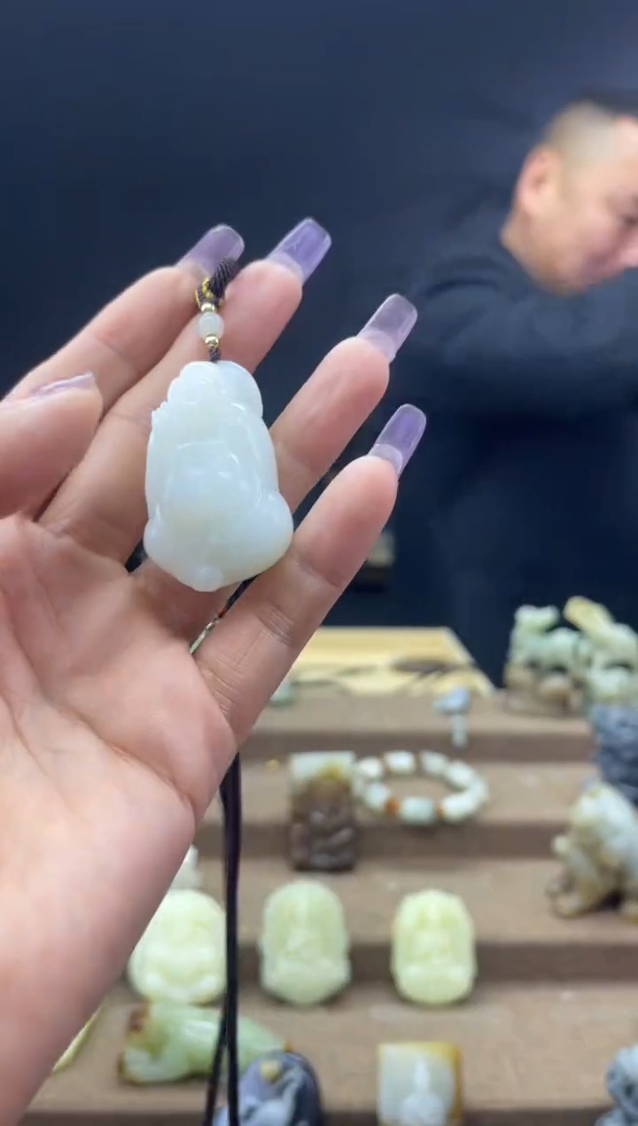 颈饰未镶嵌和田玉1