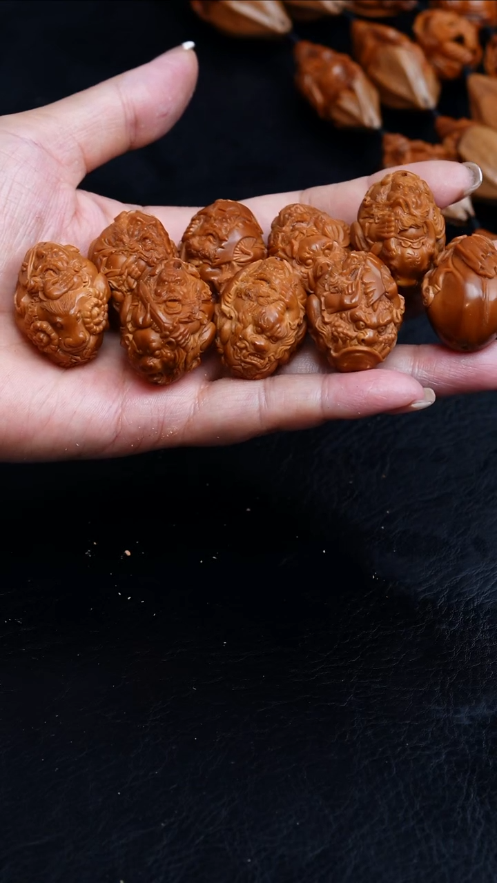 橄榄核吊坠24骑兽钟馗