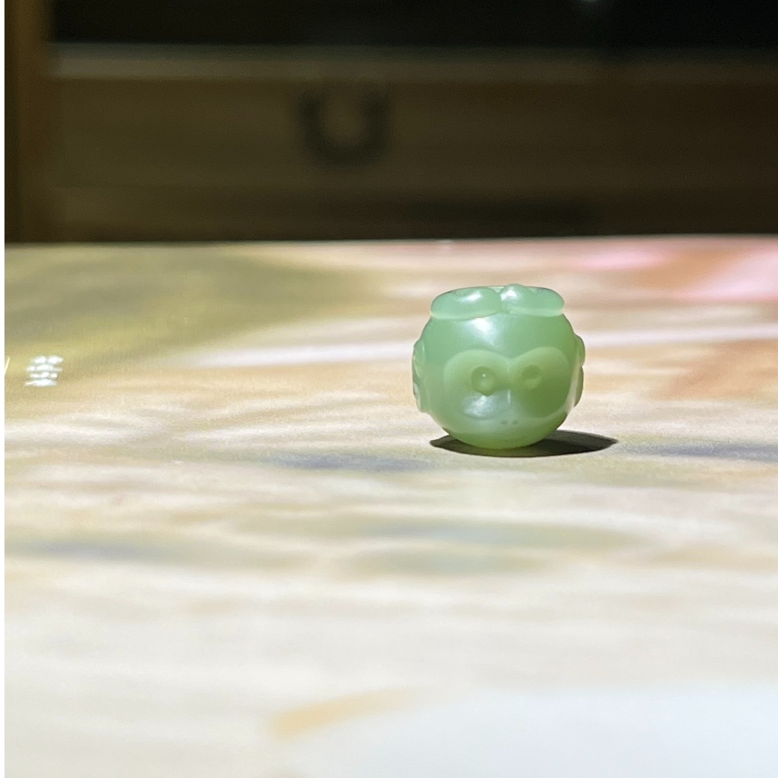 小猴.和田玉俄料碧玉粉青吊坠