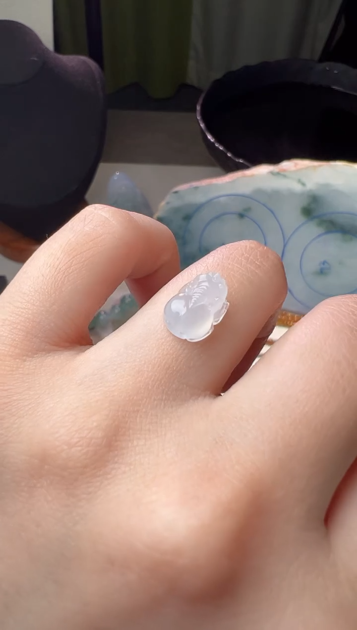 未镶嵌定制翡翠白冰貔貅