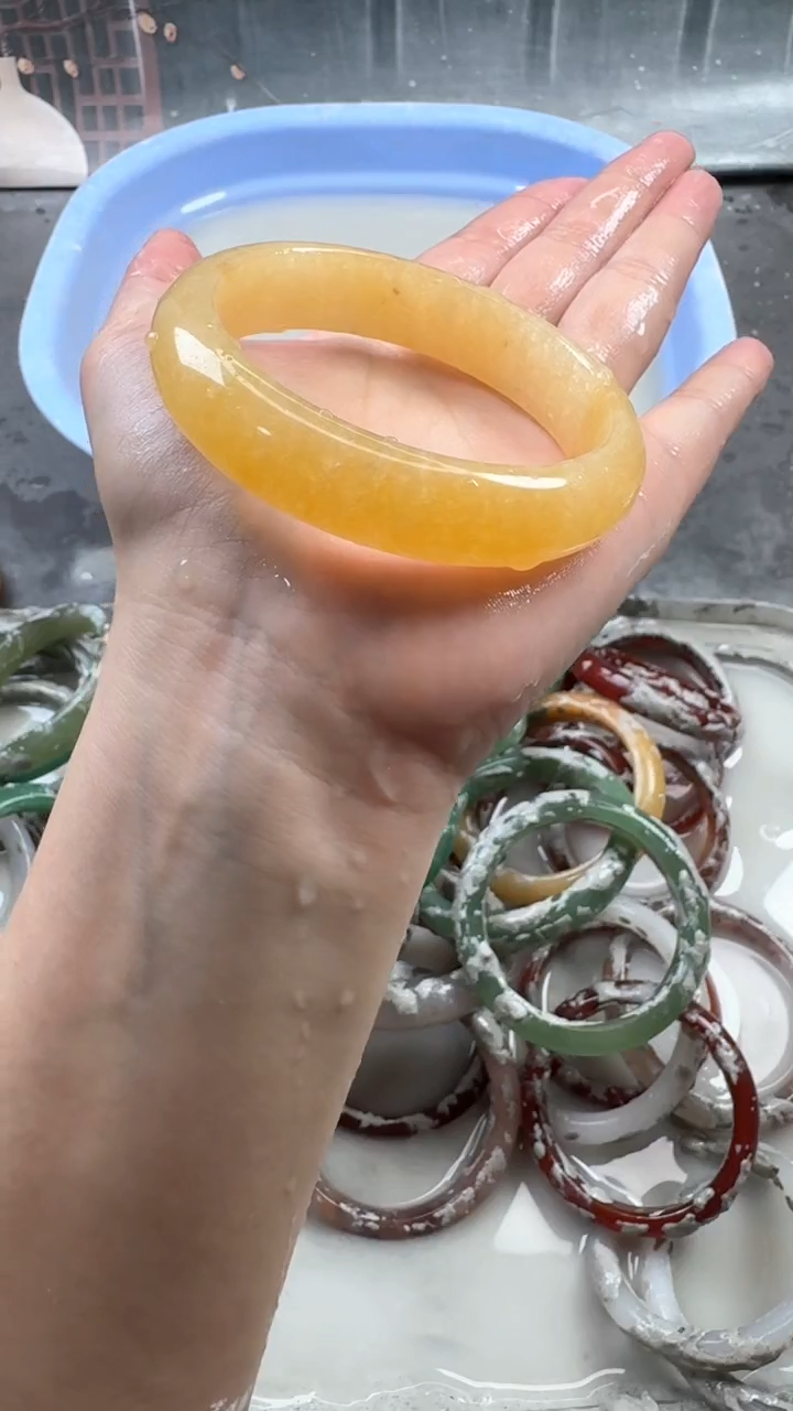 【闪购商品】石英质玉手镯未镶嵌53