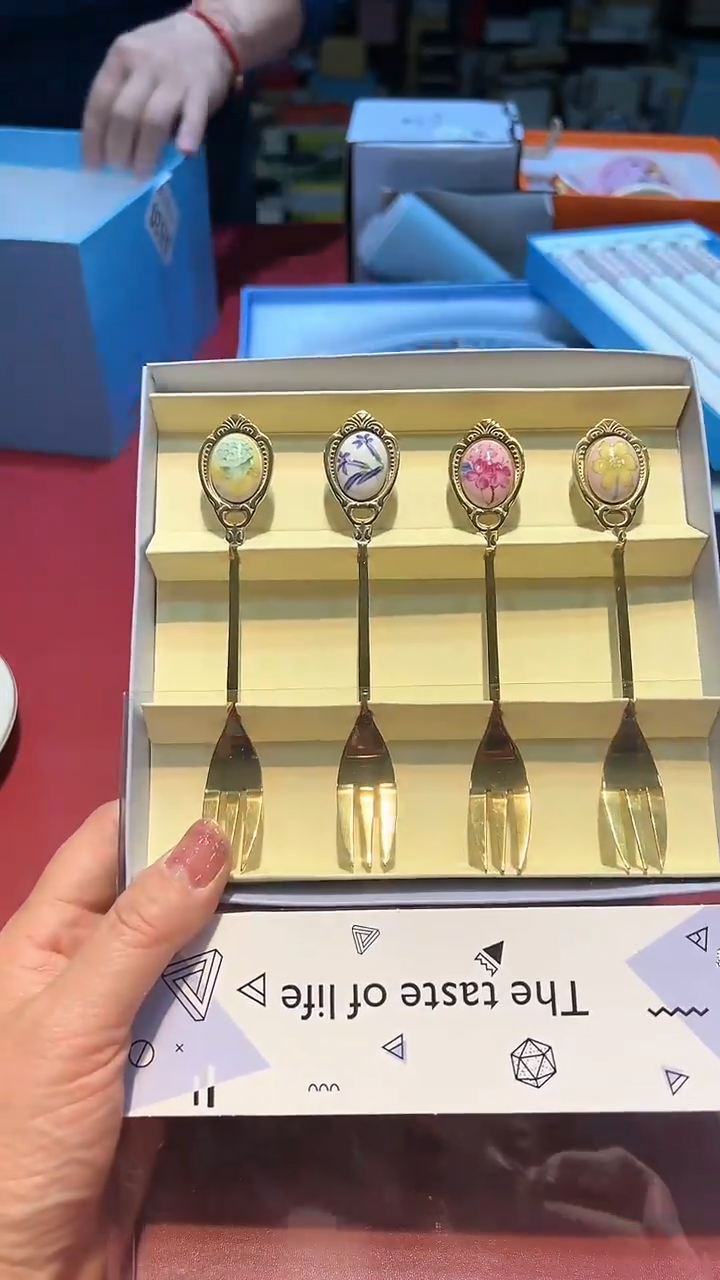 【闪购商品】瓷片锅碗瓢盆一件不剩