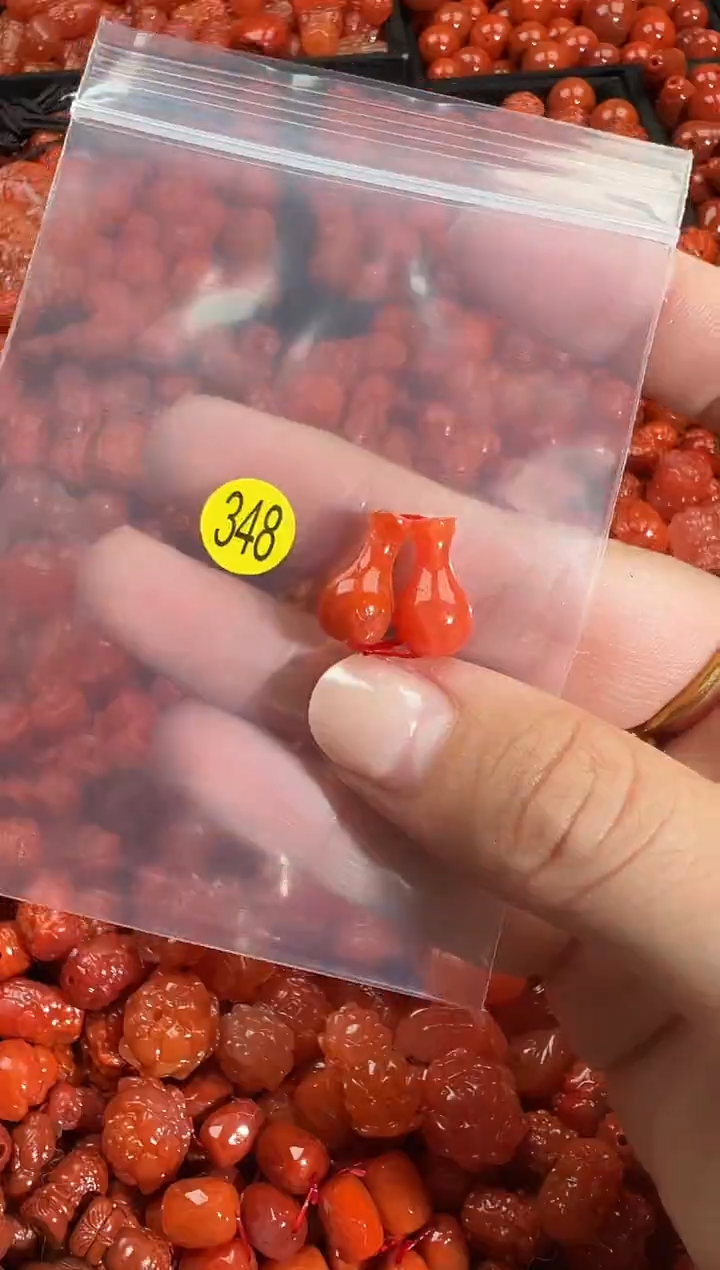 颈饰未镶嵌南红玛瑙1