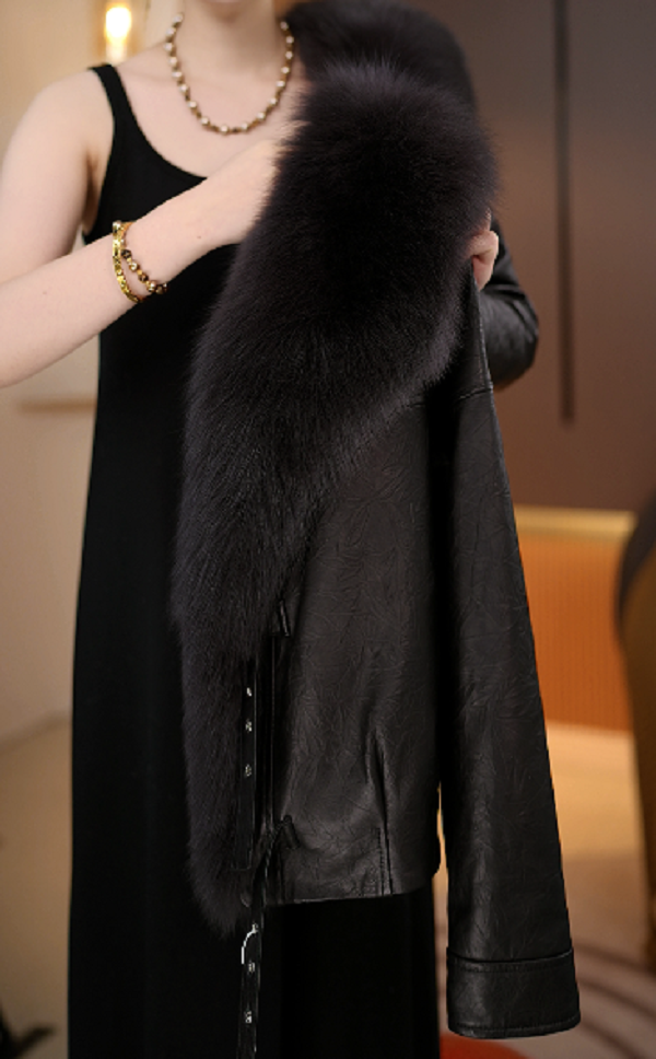 MM—【运费补贴】2025年海宁轻奢短款时尚气质皮羽绒服