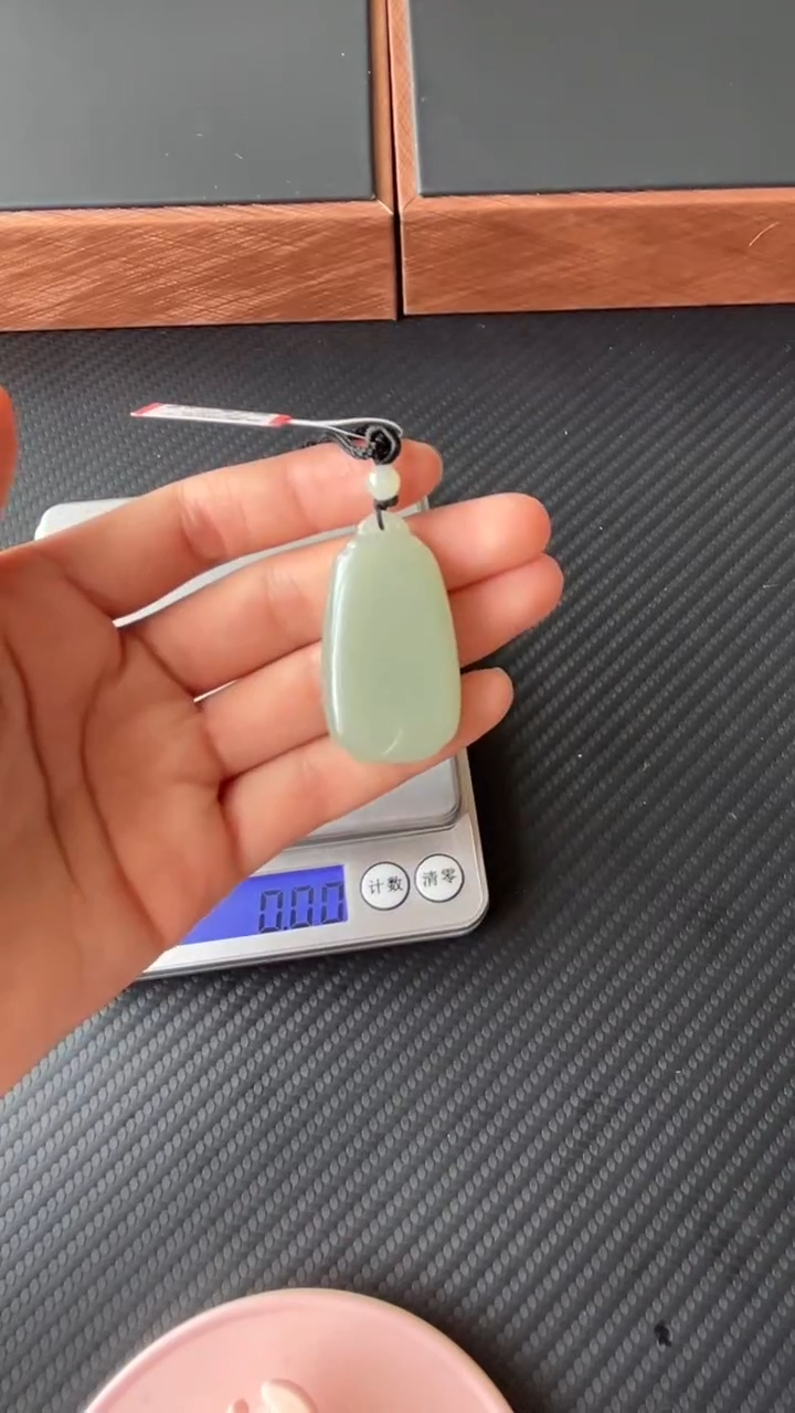 【闪购商品】和田玉吊坠(赠链)未镶嵌且末微色差近矿