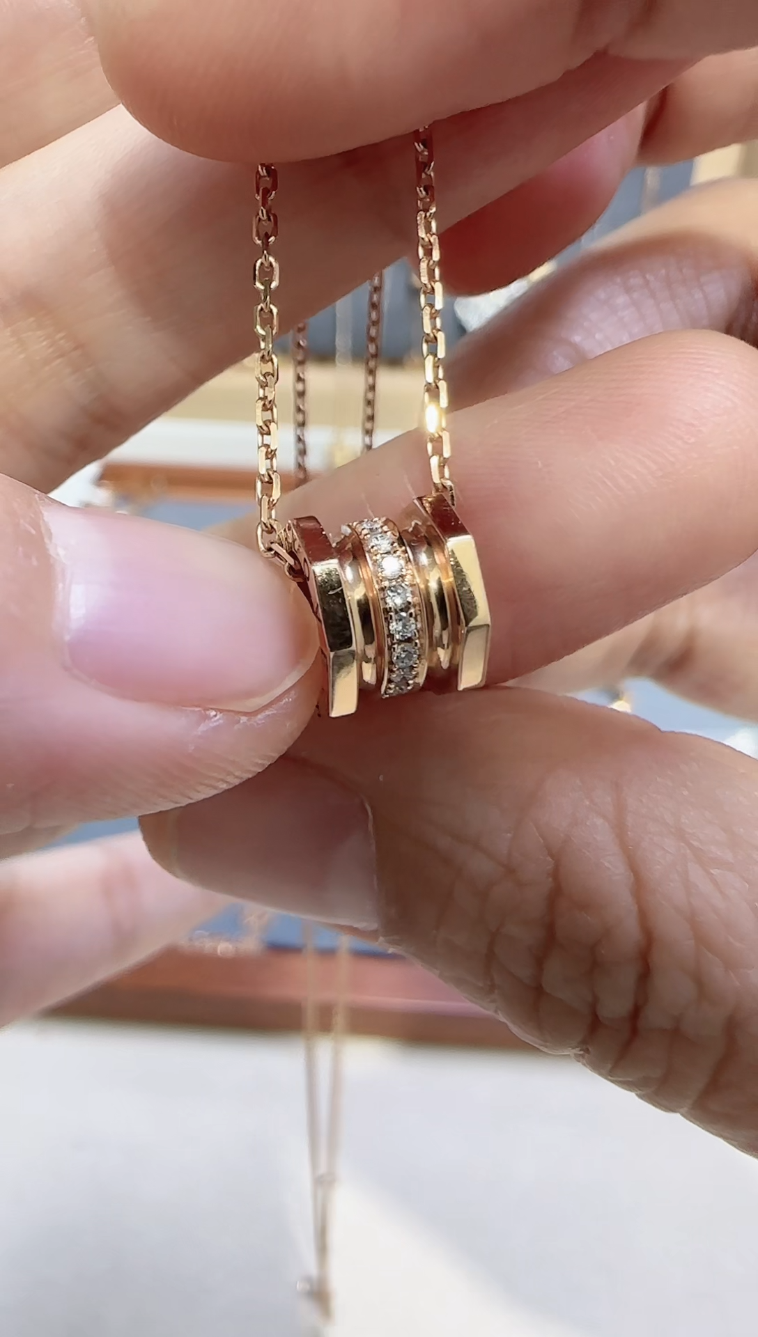 【闪购商品】天然钻石吊坠(不含链)18K金镶嵌多样性发货发其一