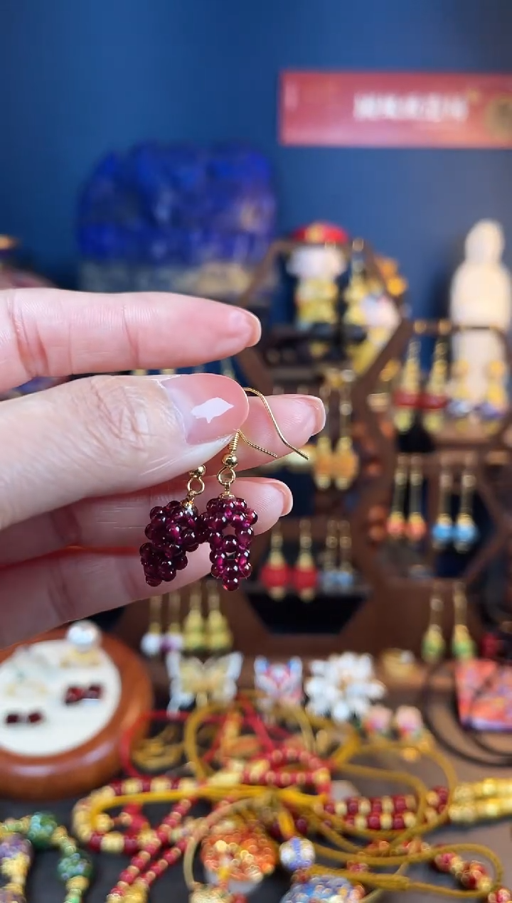 【闪购商品】石榴石耳饰银S925镀金镶嵌113号