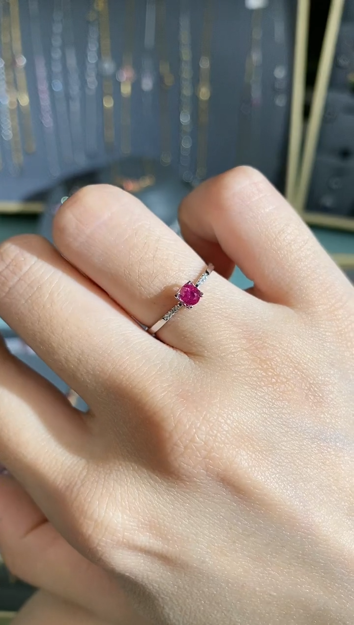 【闪购商品】红宝石戒指18K金镶嵌戒指