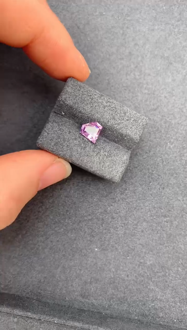 【闪购商品】蓝宝石裸石未镶嵌1.2ct 无烧紫蓝宝