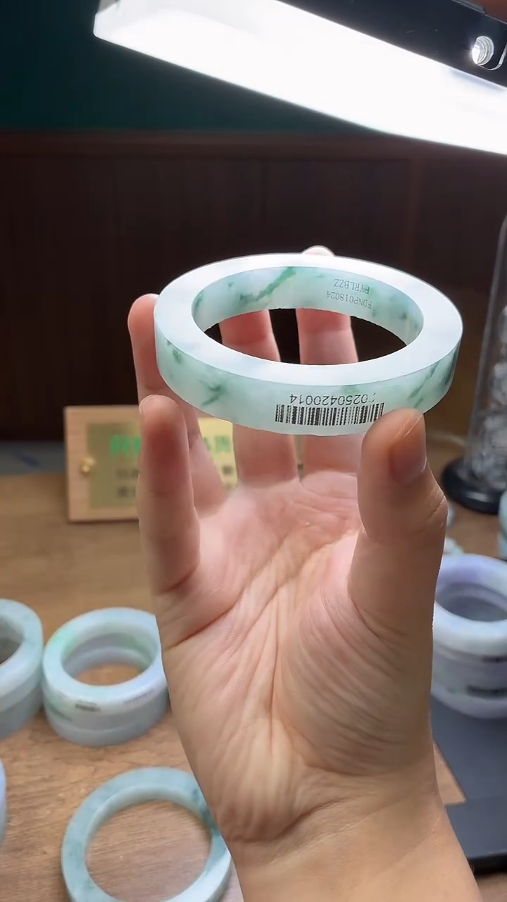 未镶嵌手镯定制翡翠滕****）定制