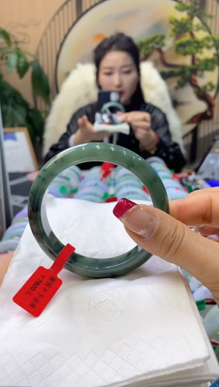 【闪购商品】翡翠手镯未镶嵌99913139