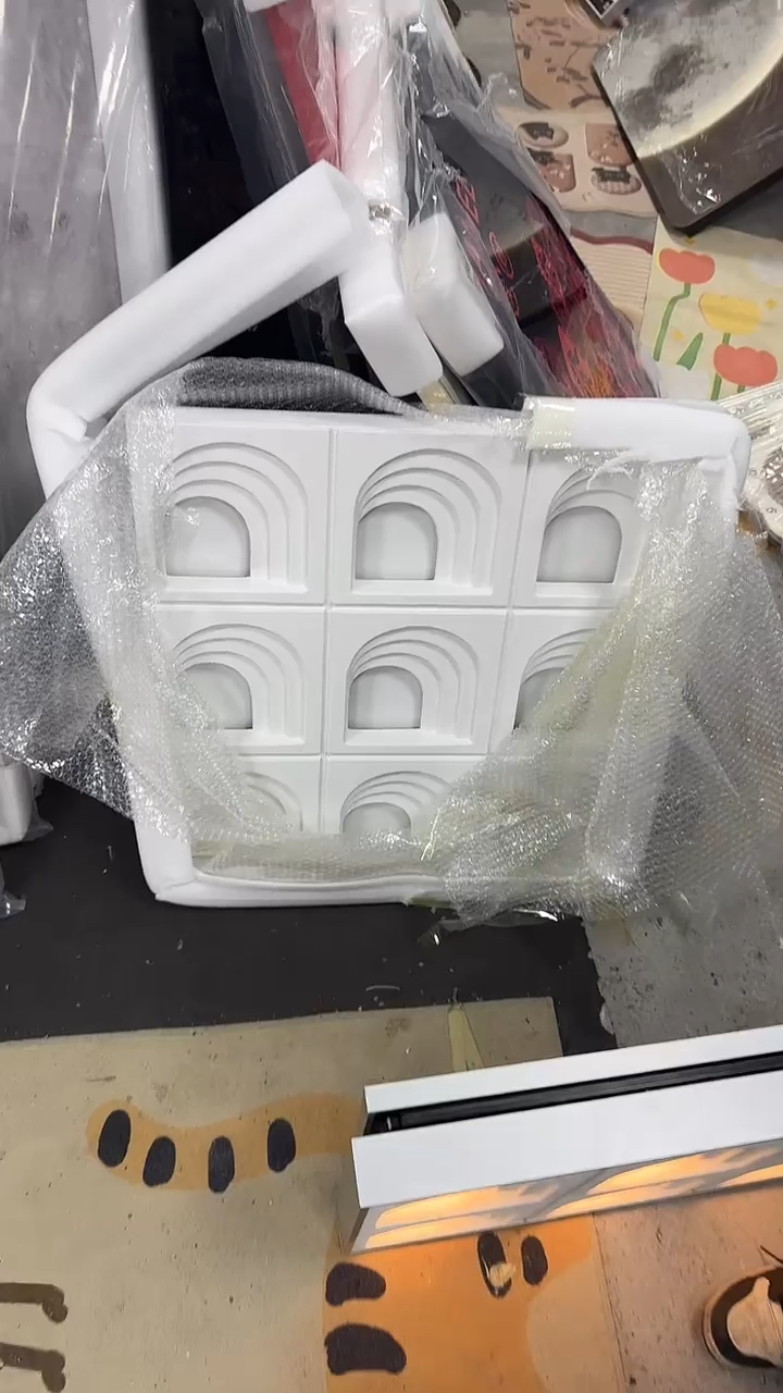 惠****宿仓库清仓画       默认瑕疵