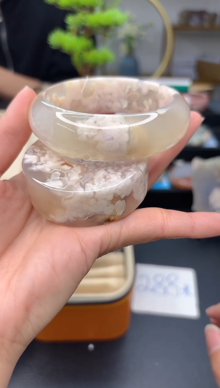 【闪购商品】石英质玉手镯未镶嵌C353(59圈赠送镯心)