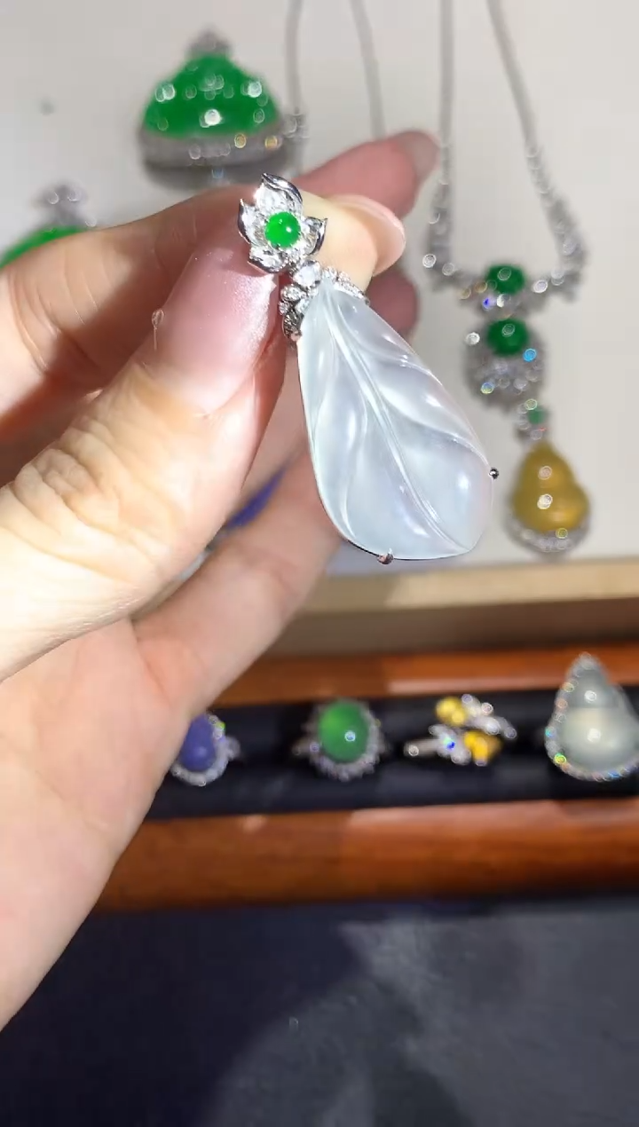 翡翠18K金镶嵌吊坠(不含链)团购2