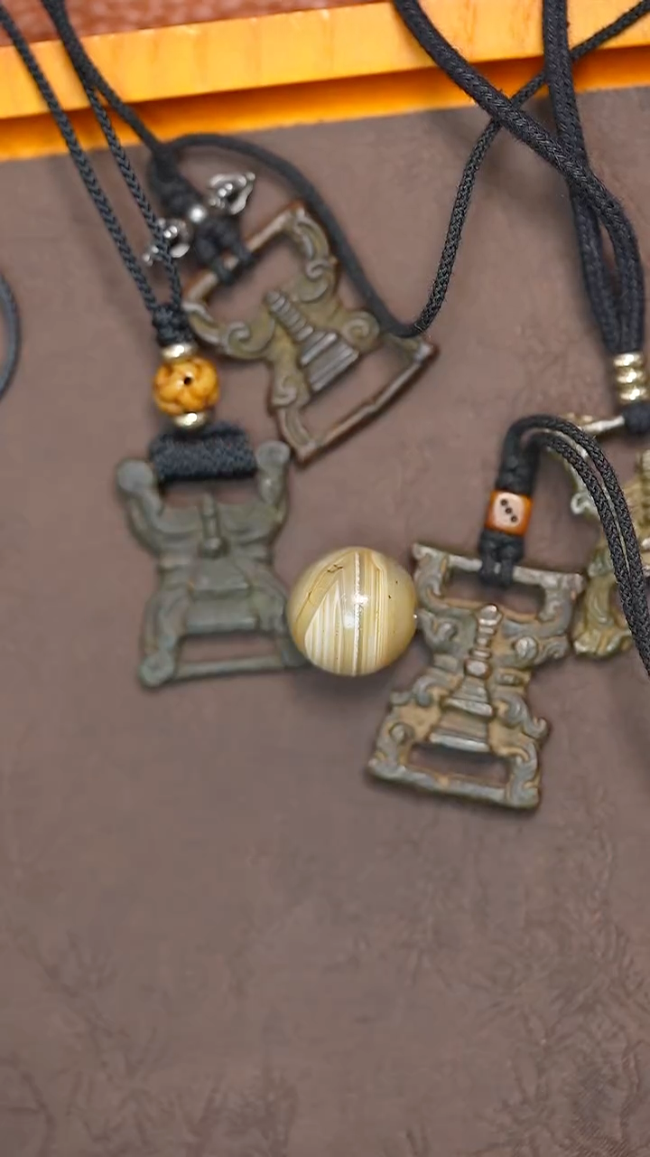 无非金属缠丝吊坠