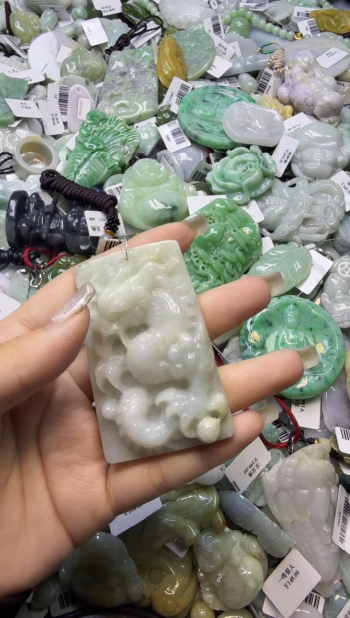 【闪购商品】翡翠颈饰未镶嵌00000255