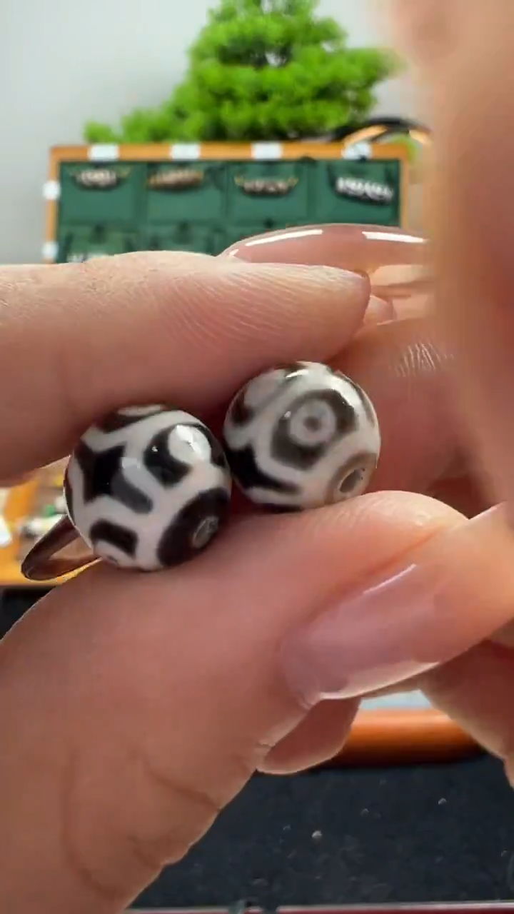 玛瑙/玉髓（覆膜）颈饰未镶嵌35.（微瑕）