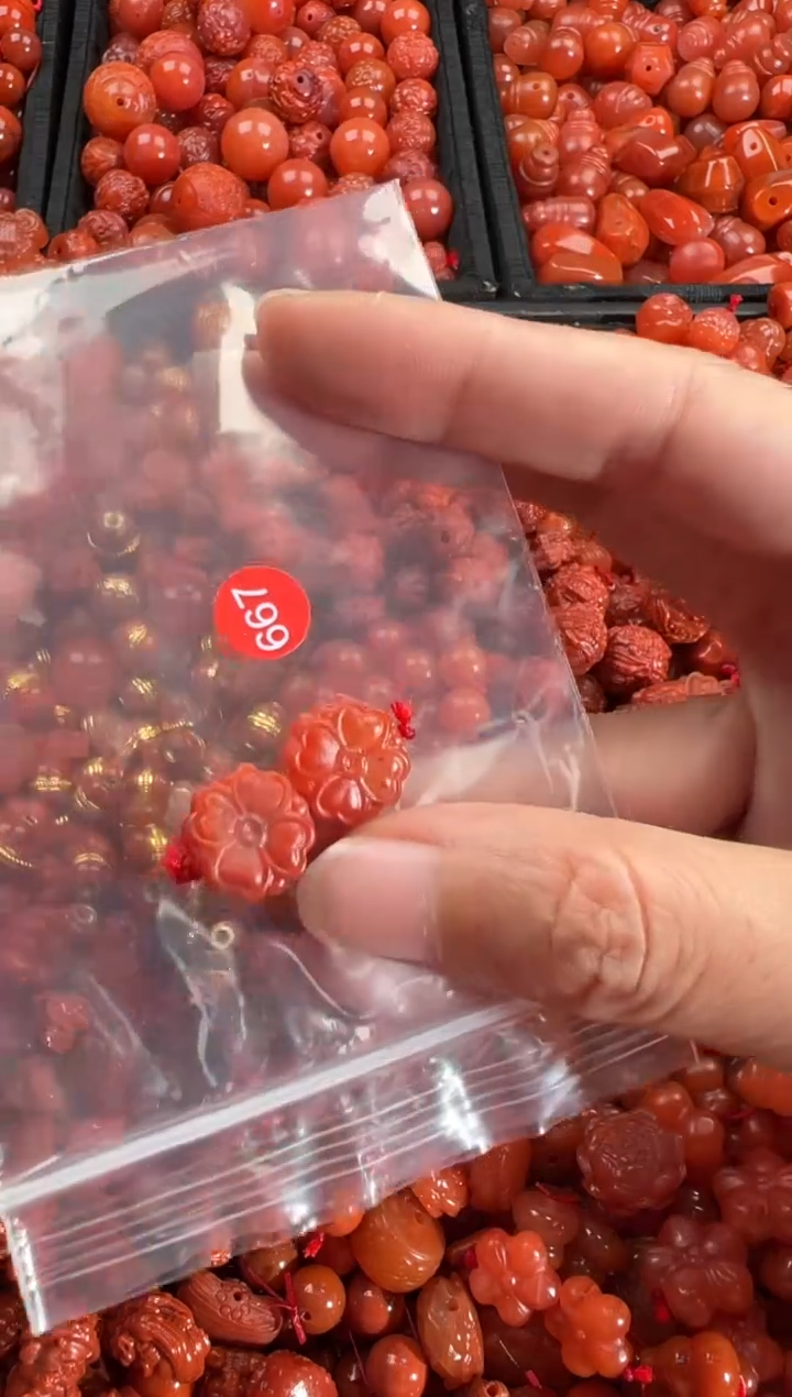 【闪购商品】南红玛瑙颈饰未镶嵌1