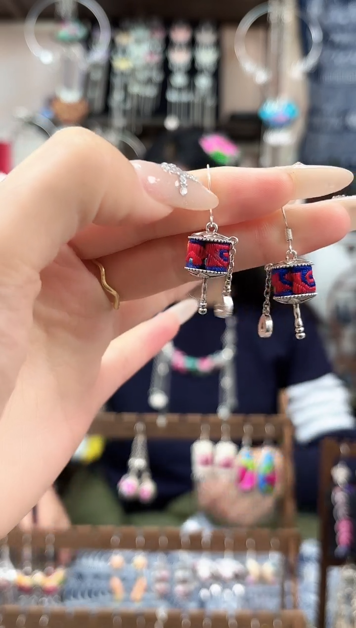 织绣民族风非遗老绣饰品588