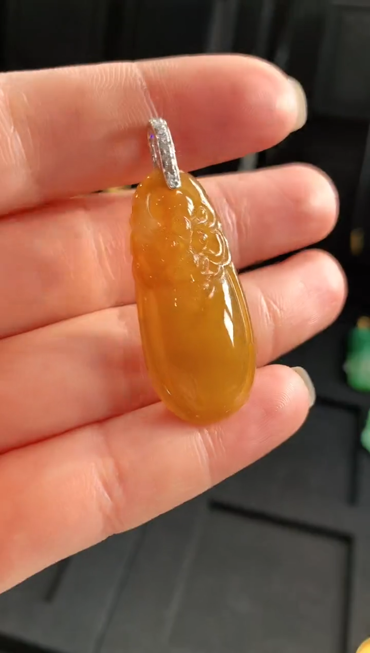 【闪购商品】翡翠吊坠(不含链)18K金镶嵌吊坠