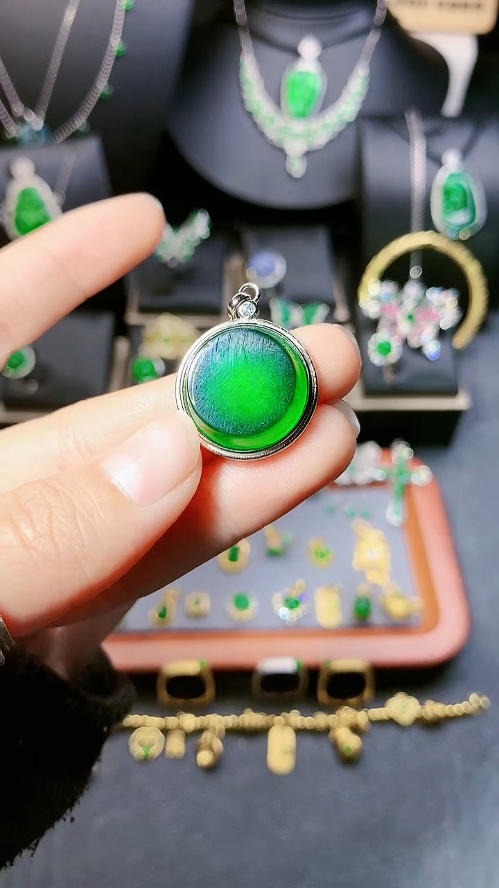 【闪购商品】翡翠吊坠(赠链)银S925镶嵌吊坠