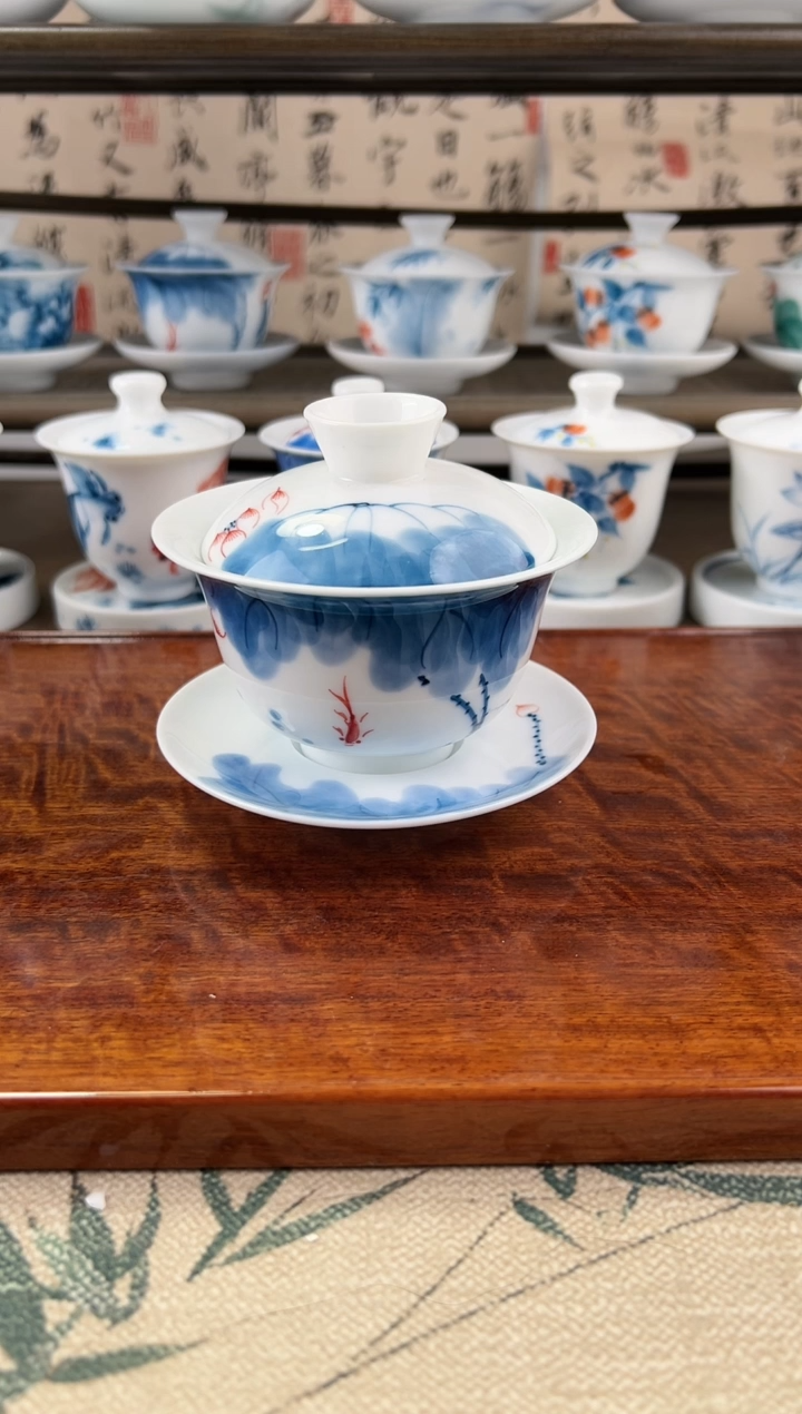 微瑕线条莲180CC三才盖碗