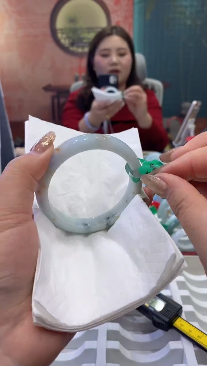 【闪购商品】翡翠手镯未镶嵌多人0012096