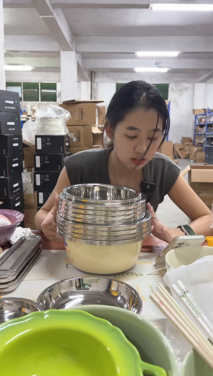 直播间秒杀清仓微瑕产品，可能当过样品拍照