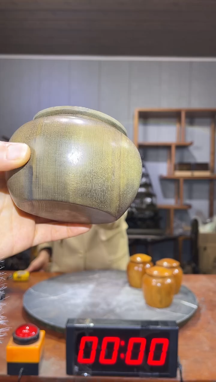 金丝楠阴沉木茶叶罐一个