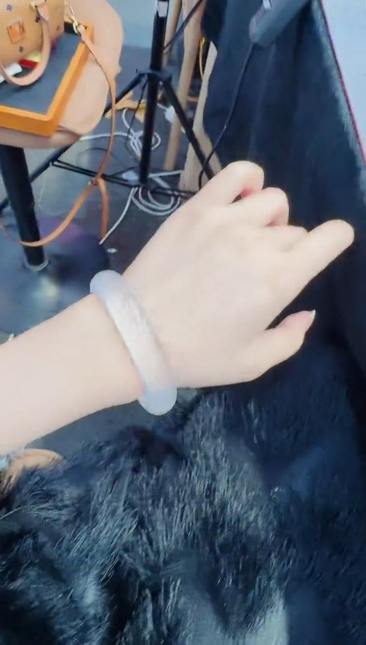 石英岩玉手镯未镶嵌发一件