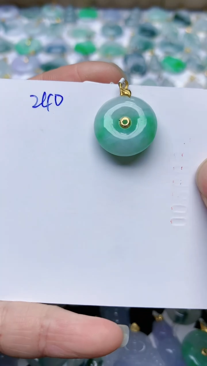 【闪购商品】翡翠颈饰18K金镶嵌天然翡翠A货    240